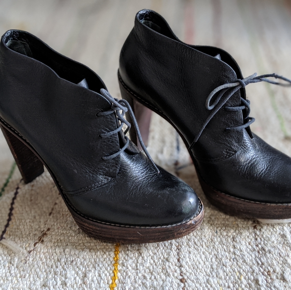 Black booties with wood heel & NikeAir